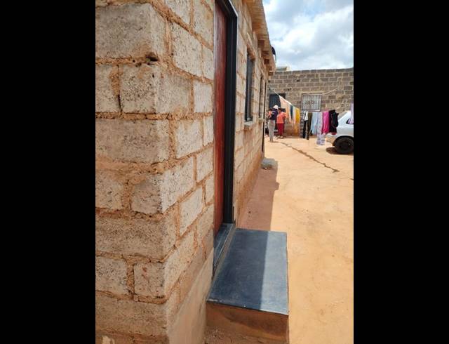 6 BEDROOM HOUSE FOR SALE IN PHOMOLONG